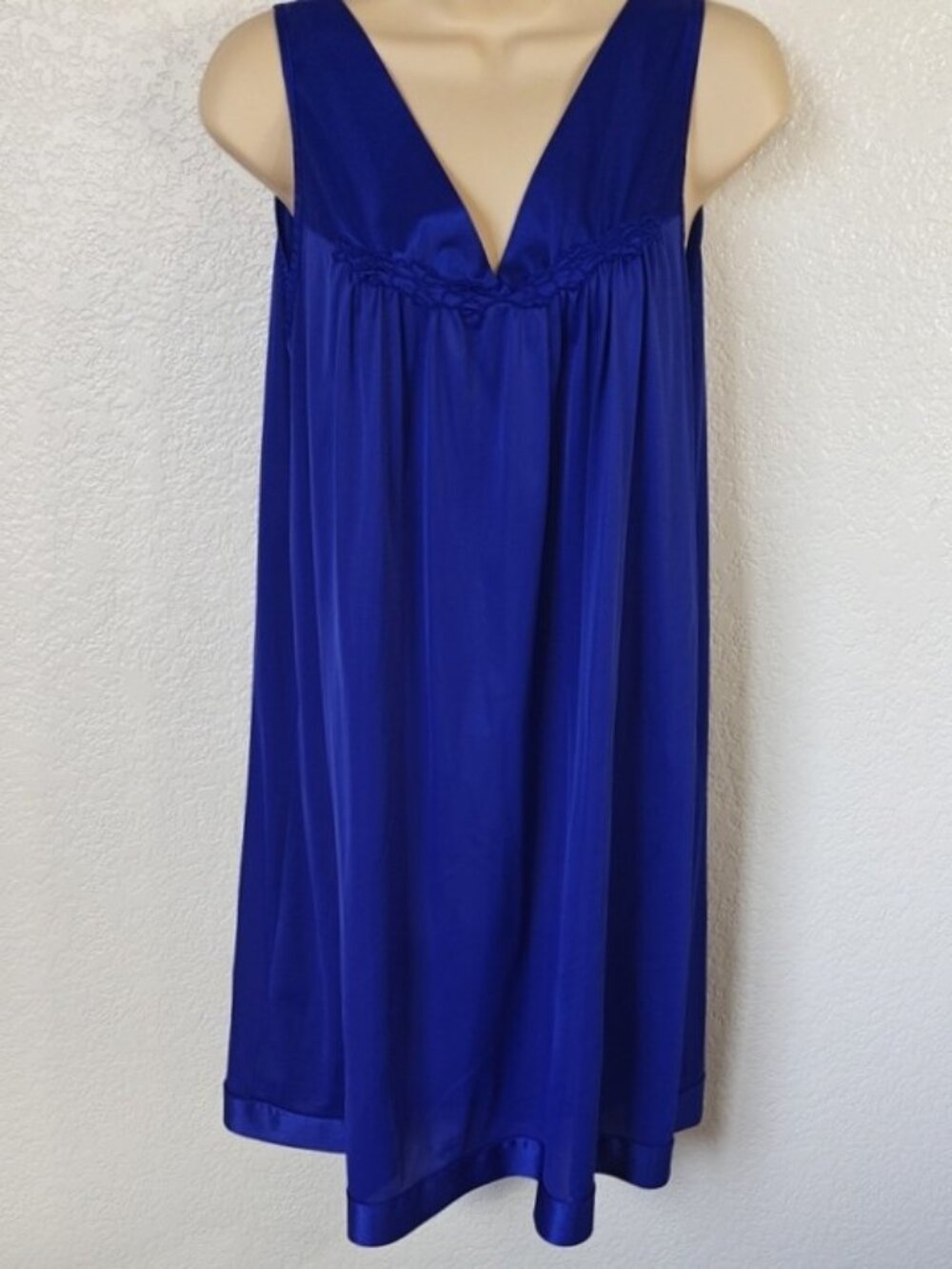 Vanity Fair Size M Royal Blue Nightgown Nylon Sleeveless Pajamas